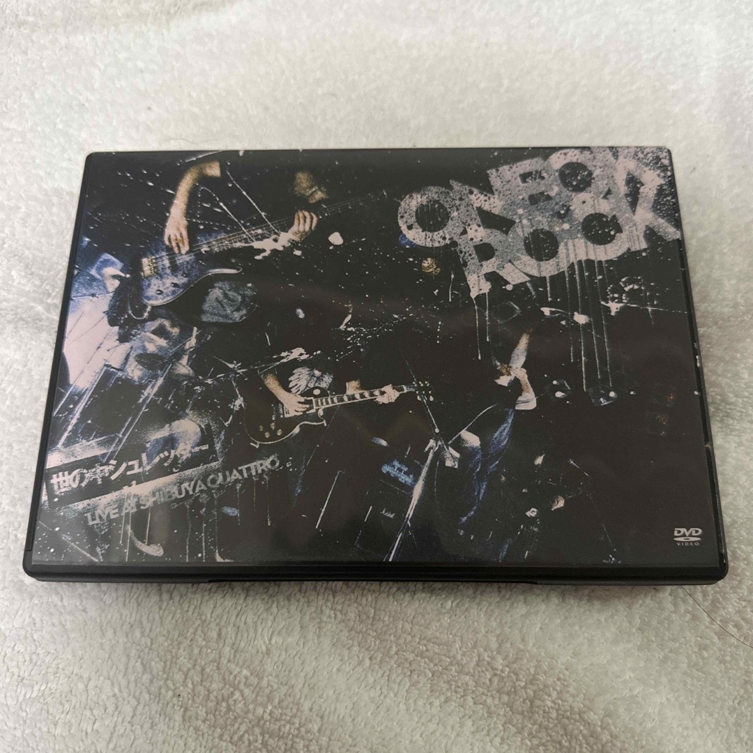 ONE OK ROCK(ワンオクロック)のONE OK ROCK  LIVE DVD“世の中シュレッダー” エンタメ/ホビーのDVD/ブルーレイ(ミュージック)の商品写真