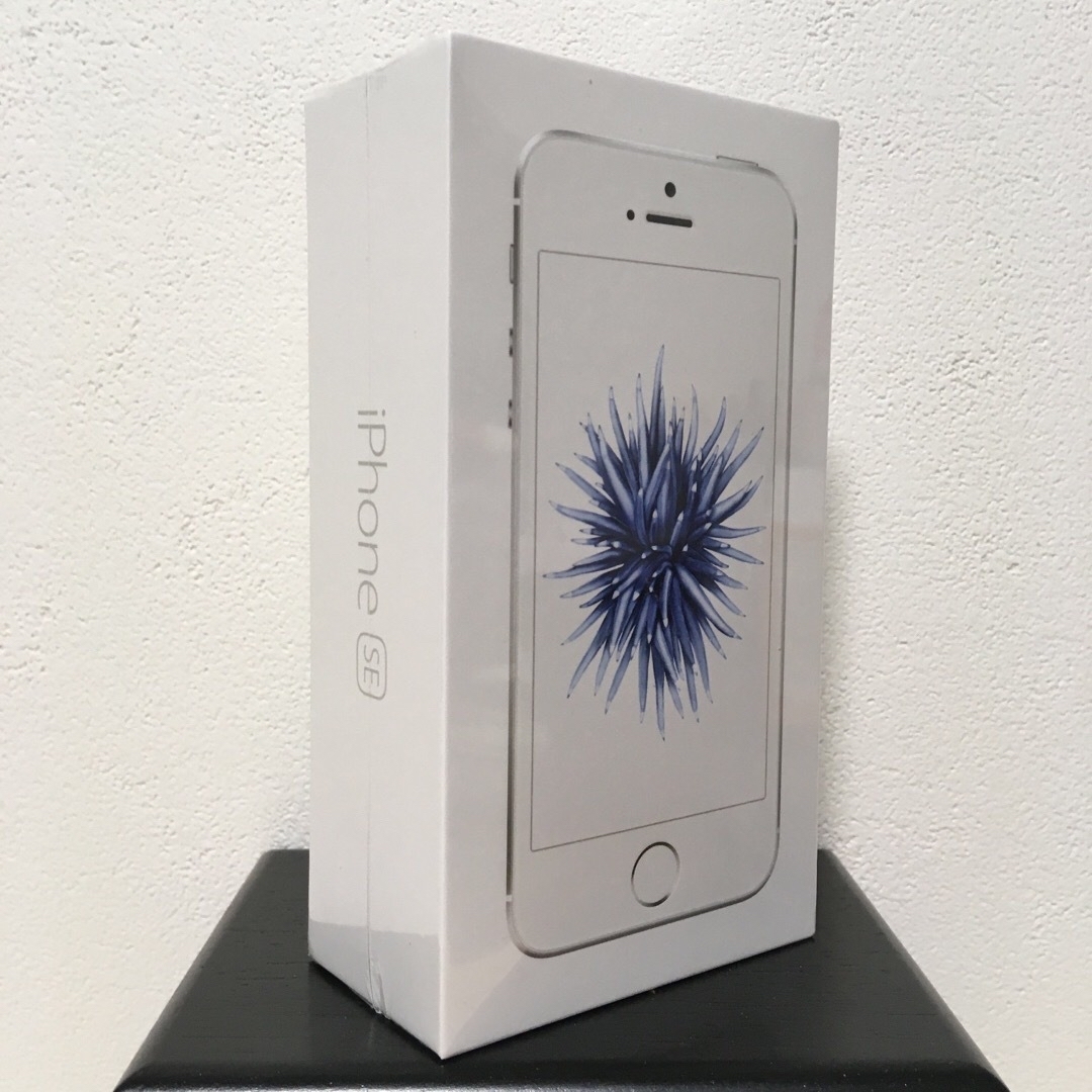 Apple iPhoneSE 128GB シルバー　SIMフリー　未開封