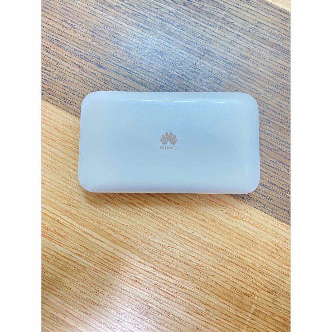 HUAWEI(ファーウェイ)のHUAWEI E5785 SIMフリー モバイルwi-fiルーター ホワイト スマホ/家電/カメラのスマートフォン/携帯電話(その他)の商品写真