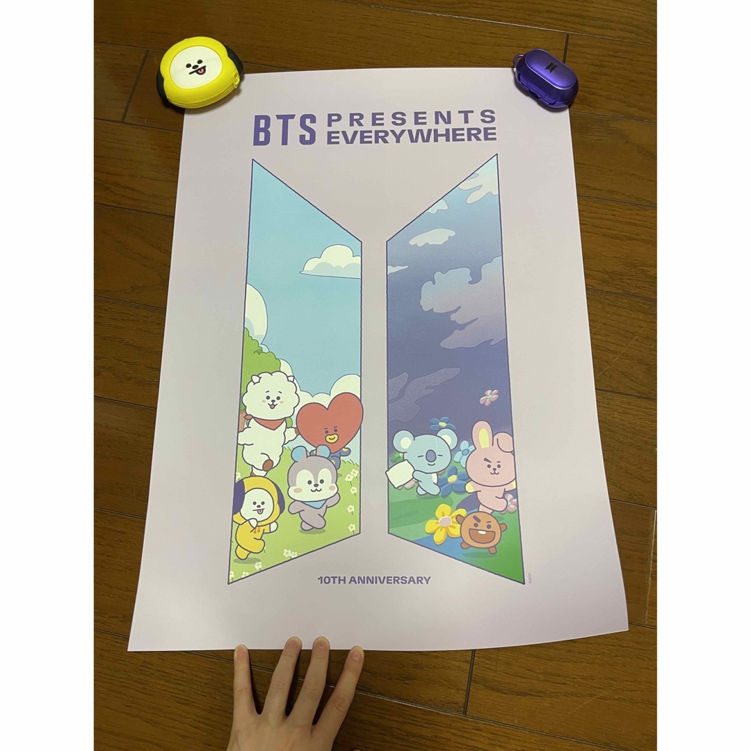 BT21(ビーティーイシビル)のBTS 10周年 festa LINEフレンズ 限定ポスター エンタメ/ホビーのタレントグッズ(アイドルグッズ)の商品写真