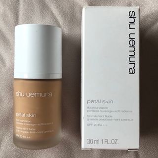 シュウウエムラ(shu uemura)のshu uemura  ペタルスキン フルイド ファンデーション 554(ファンデーション)