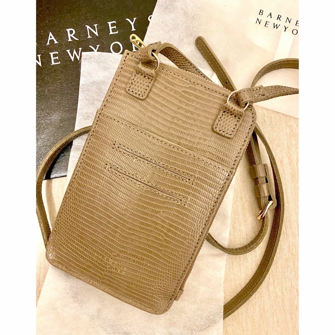 BARNEYS NEWYORKバーニーズニューヨーク　型押しレザーフォーンバッグ