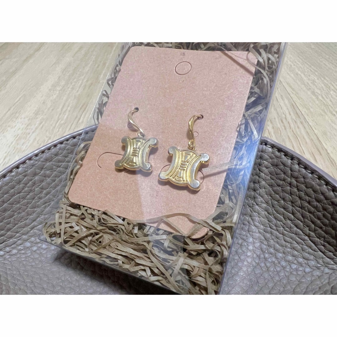 CELINE(セリーヌ)の【CELINE】ボタン リメイク ピアス ハンドメイドのアクセサリー(ピアス)の商品写真