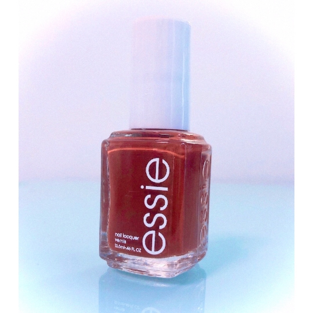 Essie(エッシー)の【新品・匿名配送】essie nail polish 赤茶 レンガカラー コスメ/美容のネイル(マニキュア)の商品写真