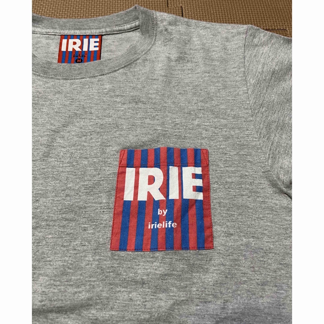 IRIE LIFE(アイリーライフ)のIRIE tシャツ　グレー　レゲエ　raggae アイリー　ポケt  ポケット付 メンズのトップス(Tシャツ/カットソー(半袖/袖なし))の商品写真