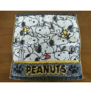 ピーナッツ(PEANUTS)のスヌーピー SNOOPY ハンカチ 小物 黒 お洒落 PEANUTS 白 タオル(ハンカチ)