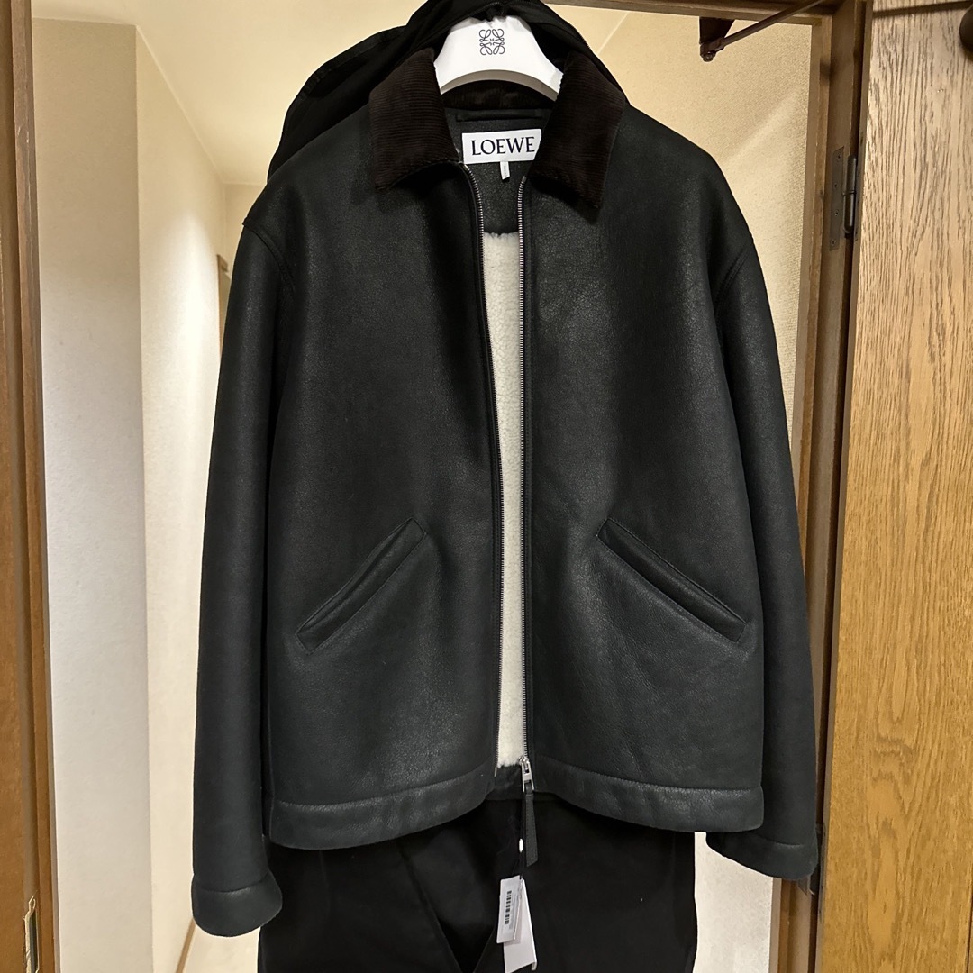 LOEWE - ロエベ今期タグ付き新品ムートンジャケット609400円の LOEWE - ロエベ今期タグ付き新品ムートンジャケット609400円の