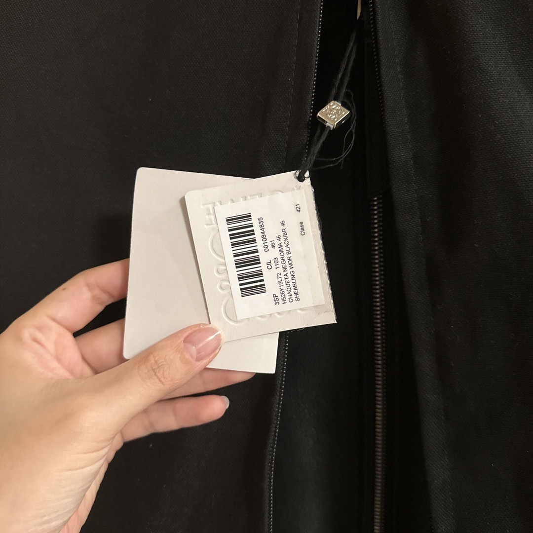 LOEWE - ロエベ今期タグ付き新品ムートンジャケット609400円の LOEWE - ロエベ今期タグ付き新品ムートンジャケット609400円の