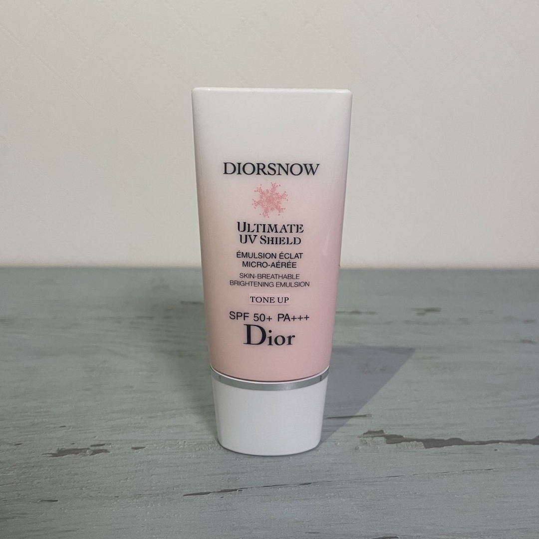 DIOR SNOW UVシールド トーンアップ50+（SPF50+/PA+++）