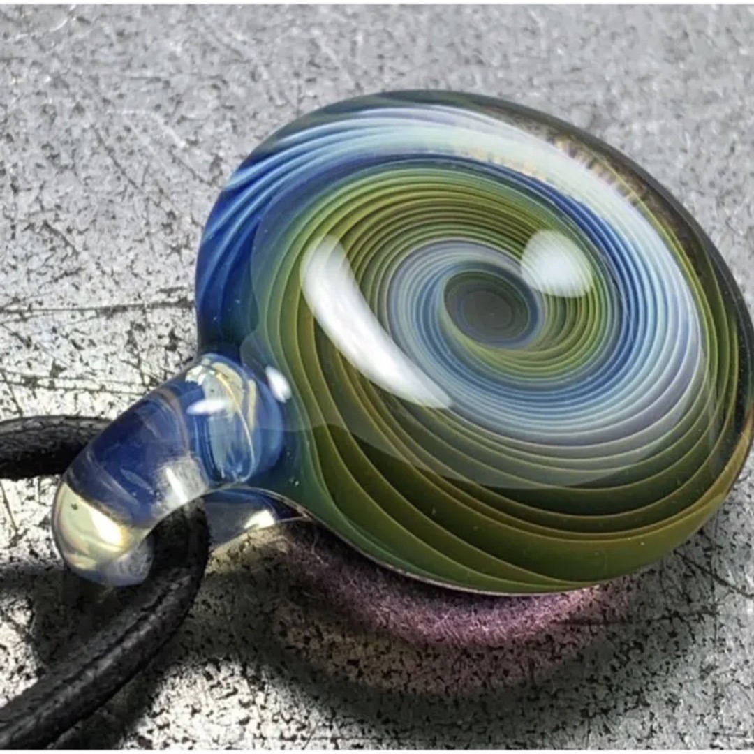 ○ glass accessory ● Aurora Cosmo 2022 B