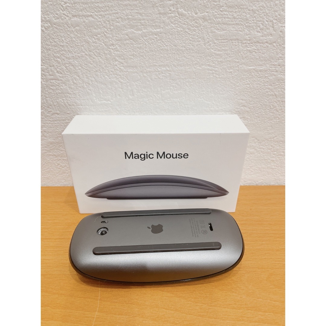 Apple(アップル)のAPPLE MAGIC MOUSE 2 スペースグレイ スマホ/家電/カメラのPC/タブレット(PC周辺機器)の商品写真