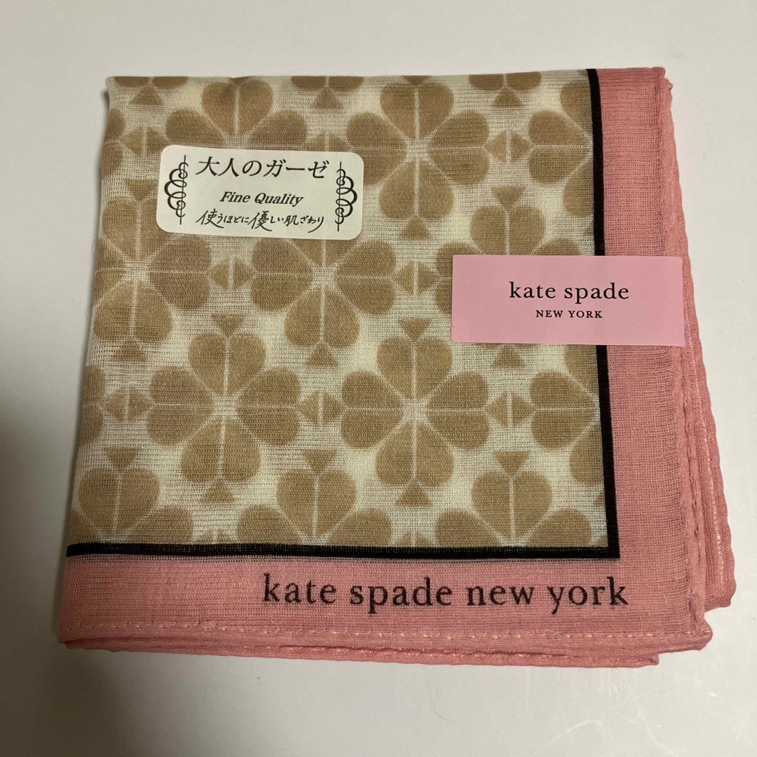 kate spade new york(ケイトスペードニューヨーク)の新品　ケイトスペード　ハンカチ レディースのファッション小物(ハンカチ)の商品写真