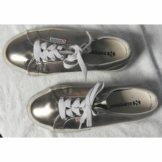 スペルガ(SUPERGA)のSUPERGA　スニーカー　銀色　３６(スニーカー)