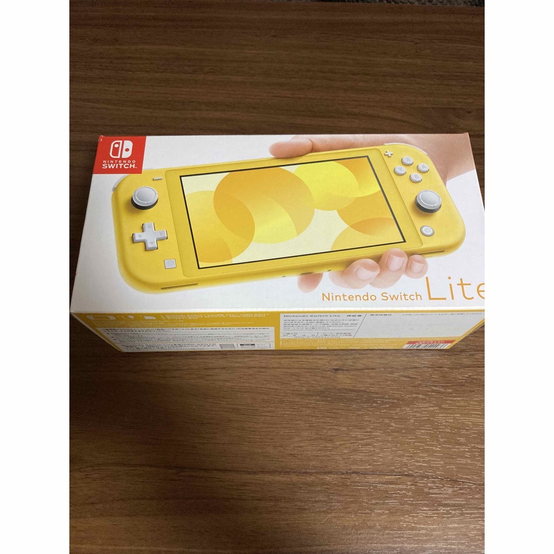 Nintendo Switch Lite イエロー エンタメ/ホビーのゲームソフト/ゲーム機本体(家庭用ゲーム機本体)の商品写真