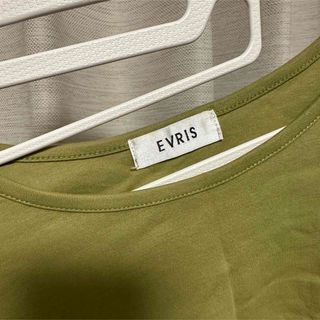 エヴリス(EVRIS)のEVRIS🍃カーキ長袖・美品・送料込み(Tシャツ(長袖/七分))