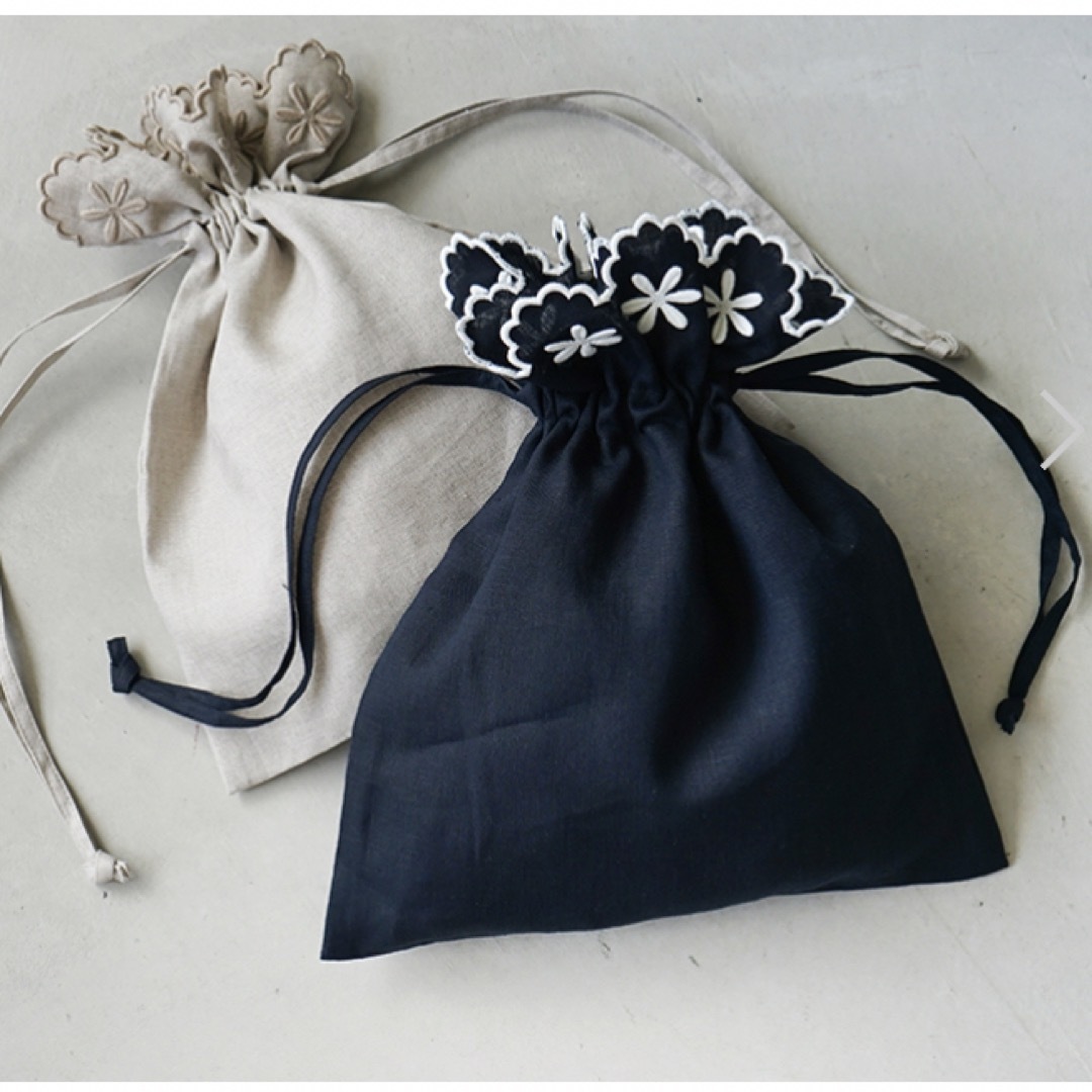nest Robe(ネストローブ)の美品R&D.M.co リネン巾着 レディースのバッグ(その他)の商品写真