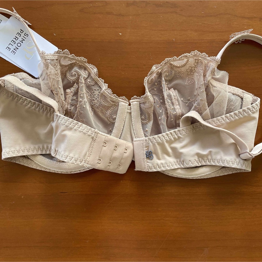 Simone Perele(シモーヌペレール)のシモーヌぺレールブラジャーE70.F70 レディースの下着/アンダーウェア(ブラ)の商品写真