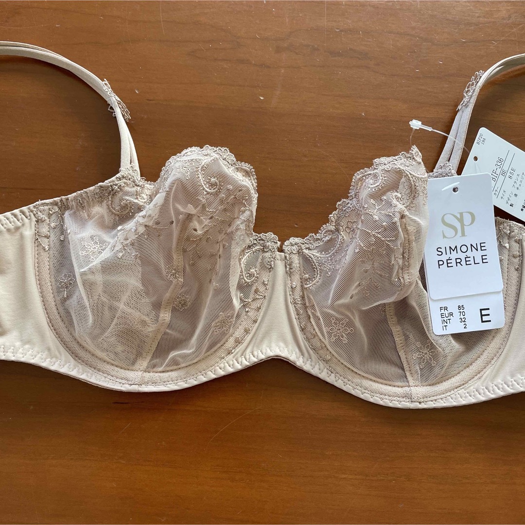 Simone Perele(シモーヌペレール)のシモーヌぺレールブラジャーE70.F70 レディースの下着/アンダーウェア(ブラ)の商品写真