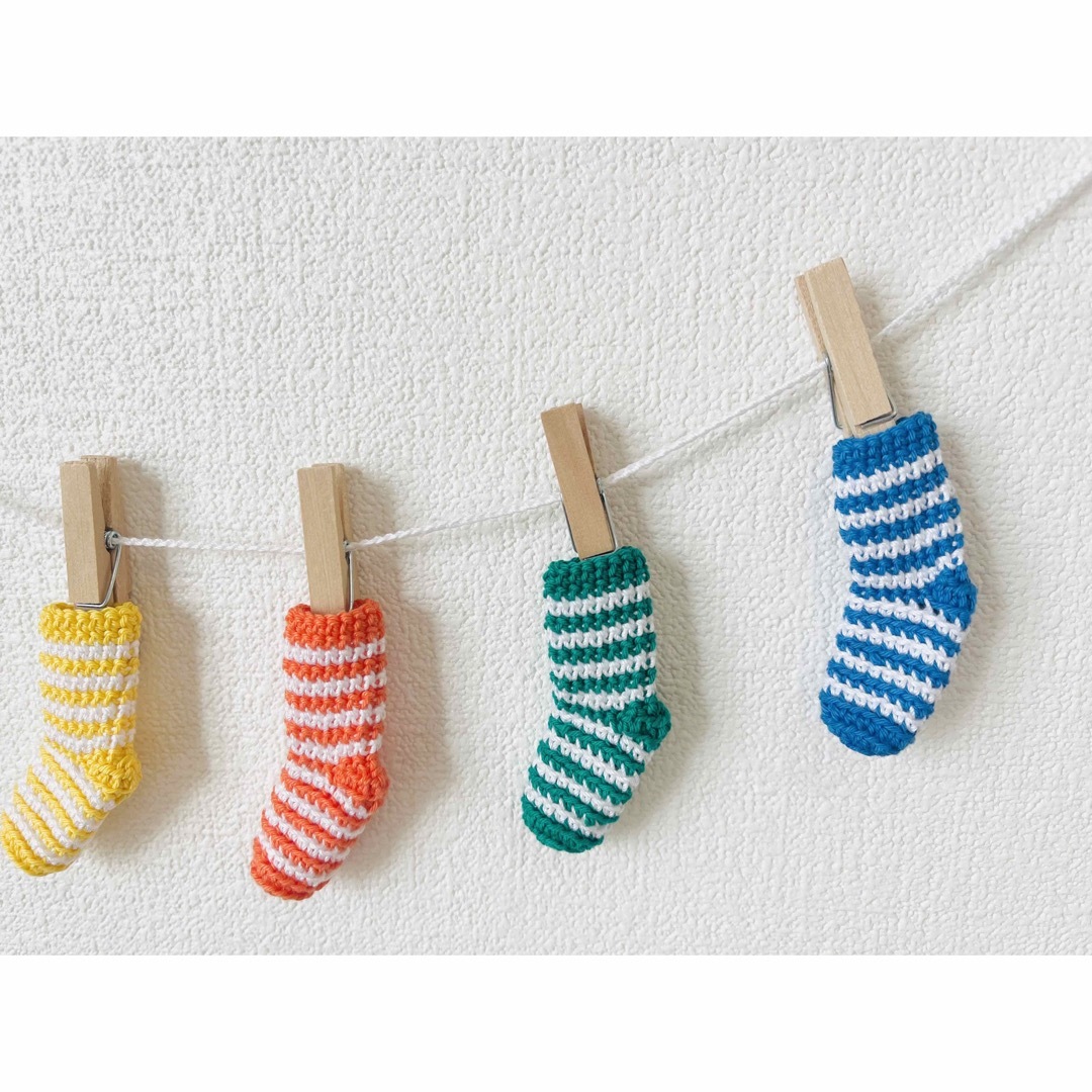 Socks＊garland˚*.  cheerful color *˚ ハンドメイドのパーティー(ガーランド)の商品写真