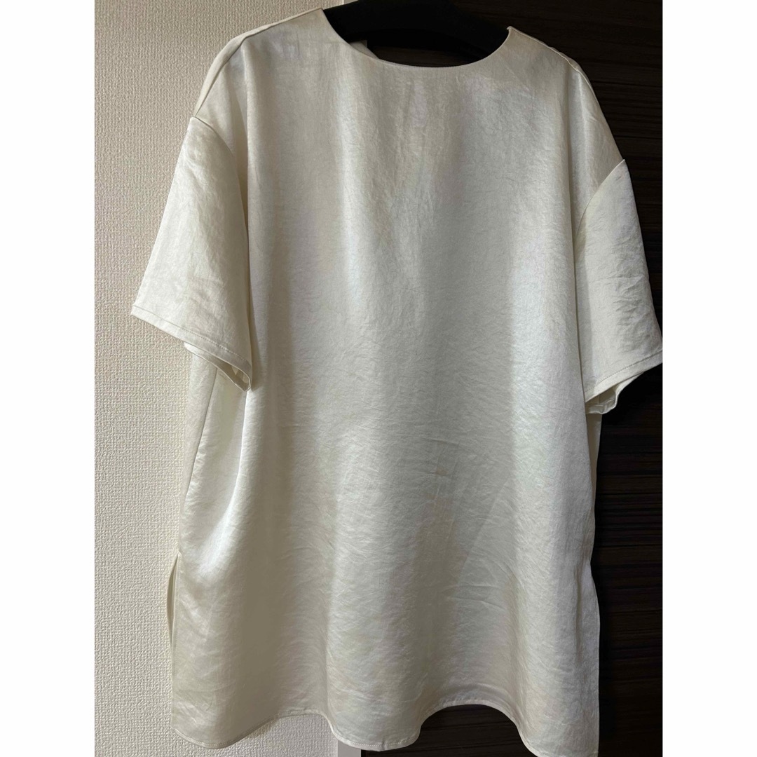 ameri vintage GLOSSY FLOW TEE WITH SKIRT