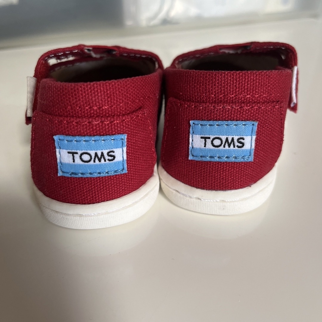 TOMS(トムズ)の未使用　TOMS ベビーシューズ キッズ/ベビー/マタニティのベビー靴/シューズ(~14cm)(スニーカー)の商品写真