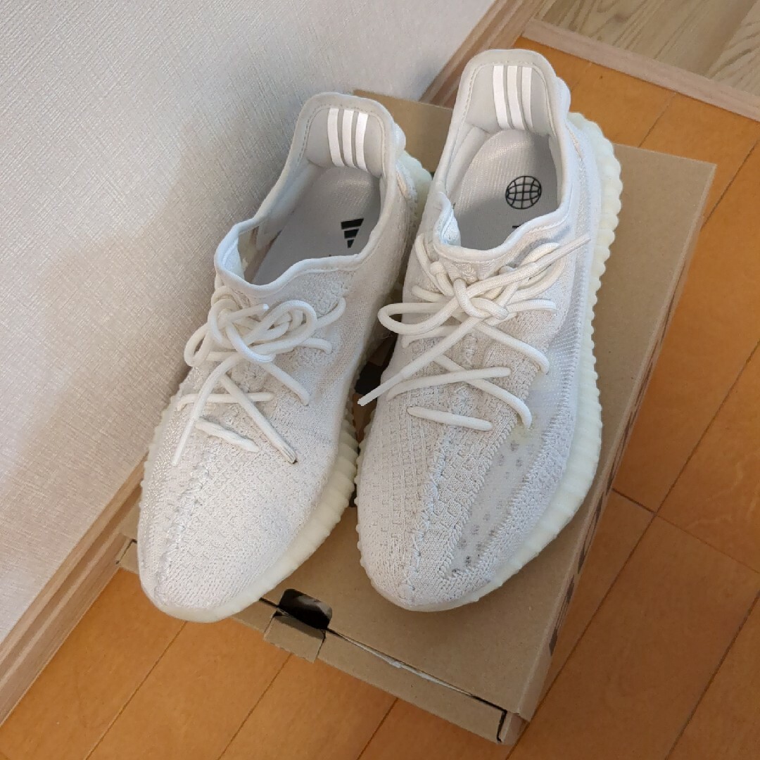 adidas(アディダス)のADIDAS　YEEZY BOOST 350 V2 メンズの靴/シューズ(スニーカー)の商品写真