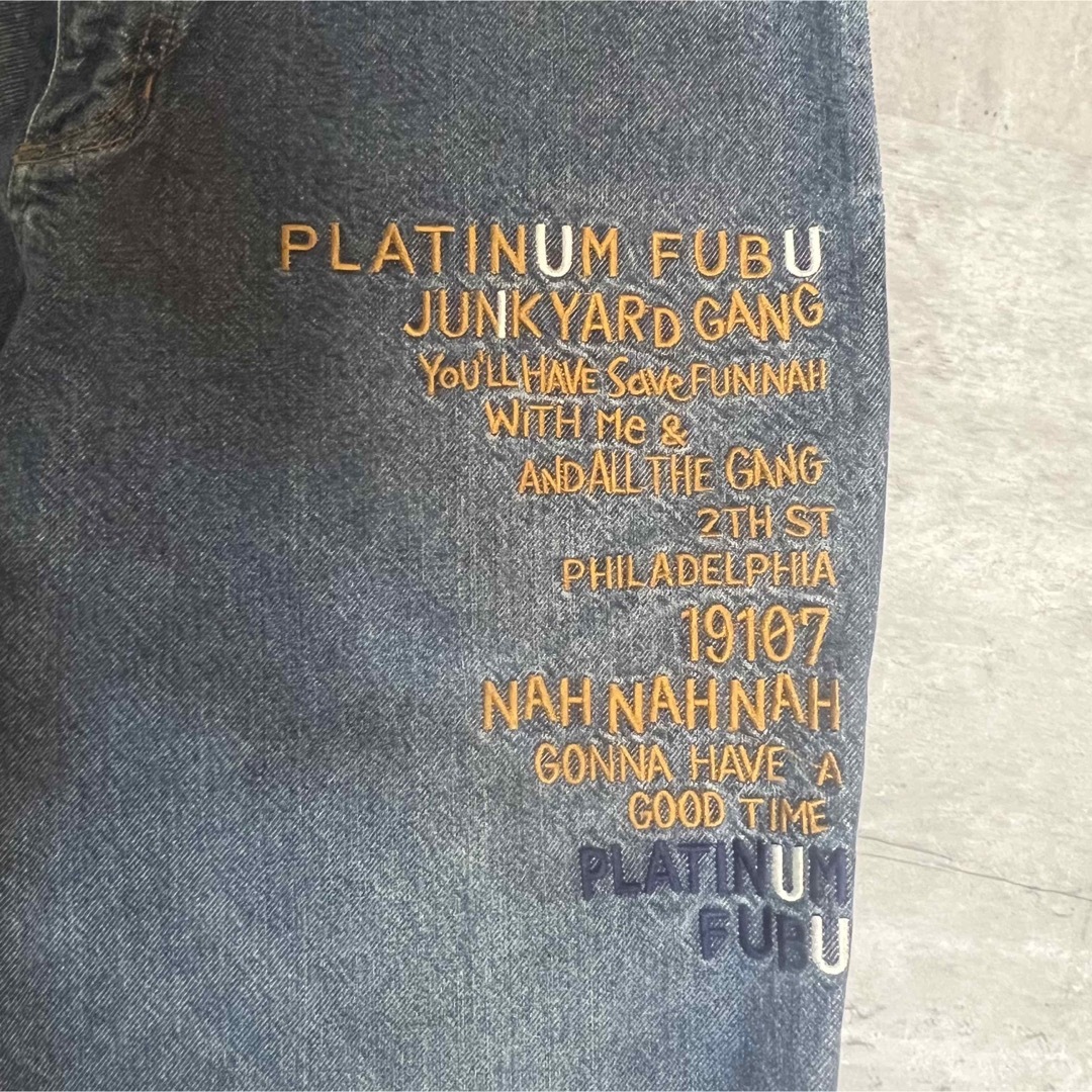 FUBU(フブ)の激レア Platinum Fubu 刺繍入り ヴィンテージ デニム ストリート メンズのパンツ(デニム/ジーンズ)の商品写真