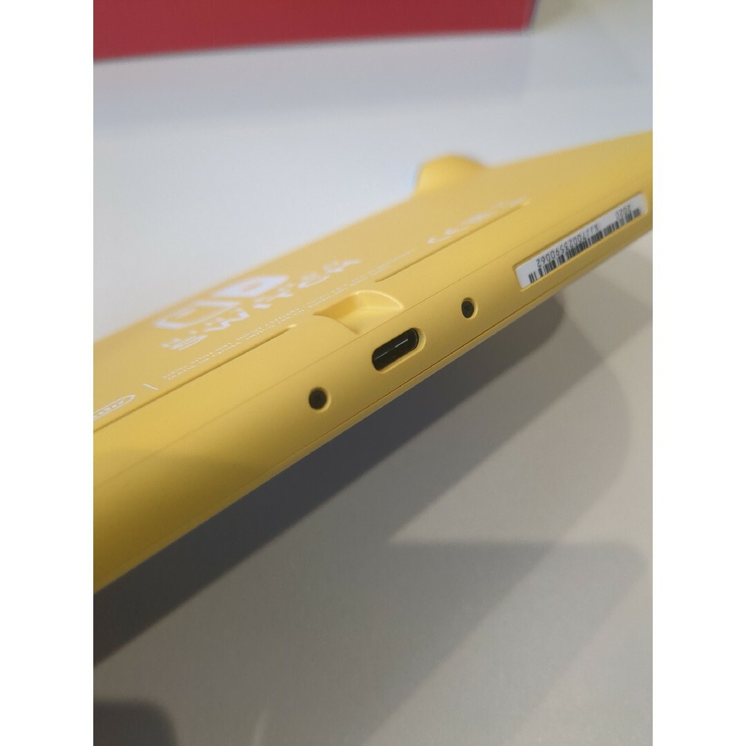 Nintendo Switch(ニンテンドースイッチ)のNintendo Switch Lite イエロー 美品 SDカード付 エンタメ/ホビーのゲームソフト/ゲーム機本体(家庭用ゲーム機本体)の商品写真