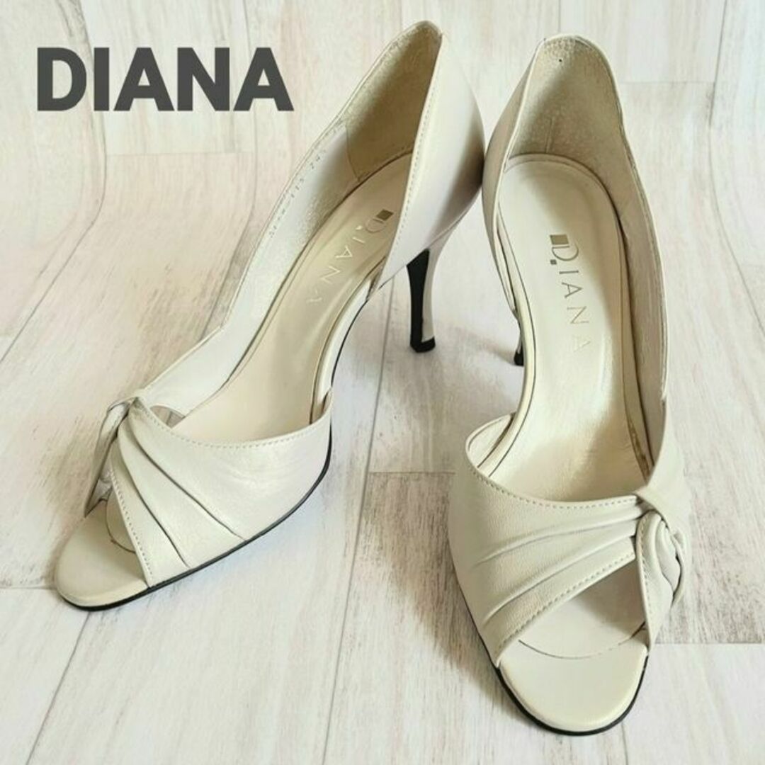 DIANA(ダイアナ)のDIANA ダイアナ ハイヒール パンプス サイドオープン ホワイトゴールド レディースの靴/シューズ(ハイヒール/パンプス)の商品写真
