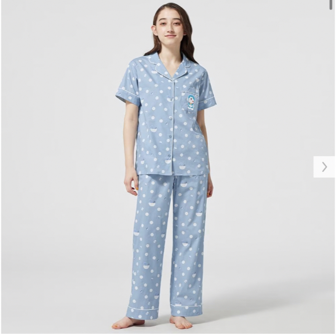 GU(ジーユー)のGU パジャマ(半袖&ロングパンツ) DORAEMON M レディースのルームウェア/パジャマ(パジャマ)の商品写真