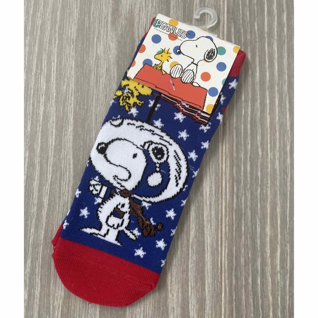 SNOOPY 【新品】スヌーピー靴下 レディースでもの通販 by nikoniko's shop｜スヌーピーならラクマ