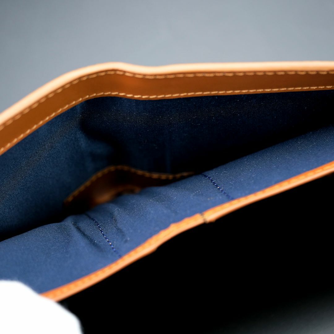 S.T. Dupont(エステーデュポン)のエス・テー・デュポン　デフィ　二つ折り財布　パンチングレザー　キャメル メンズのファッション小物(折り財布)の商品写真