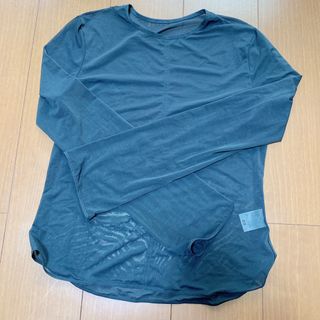 ユニクロ(UNIQLO)のシースルートップス　長袖　ユニクロ(シャツ/ブラウス(長袖/七分))