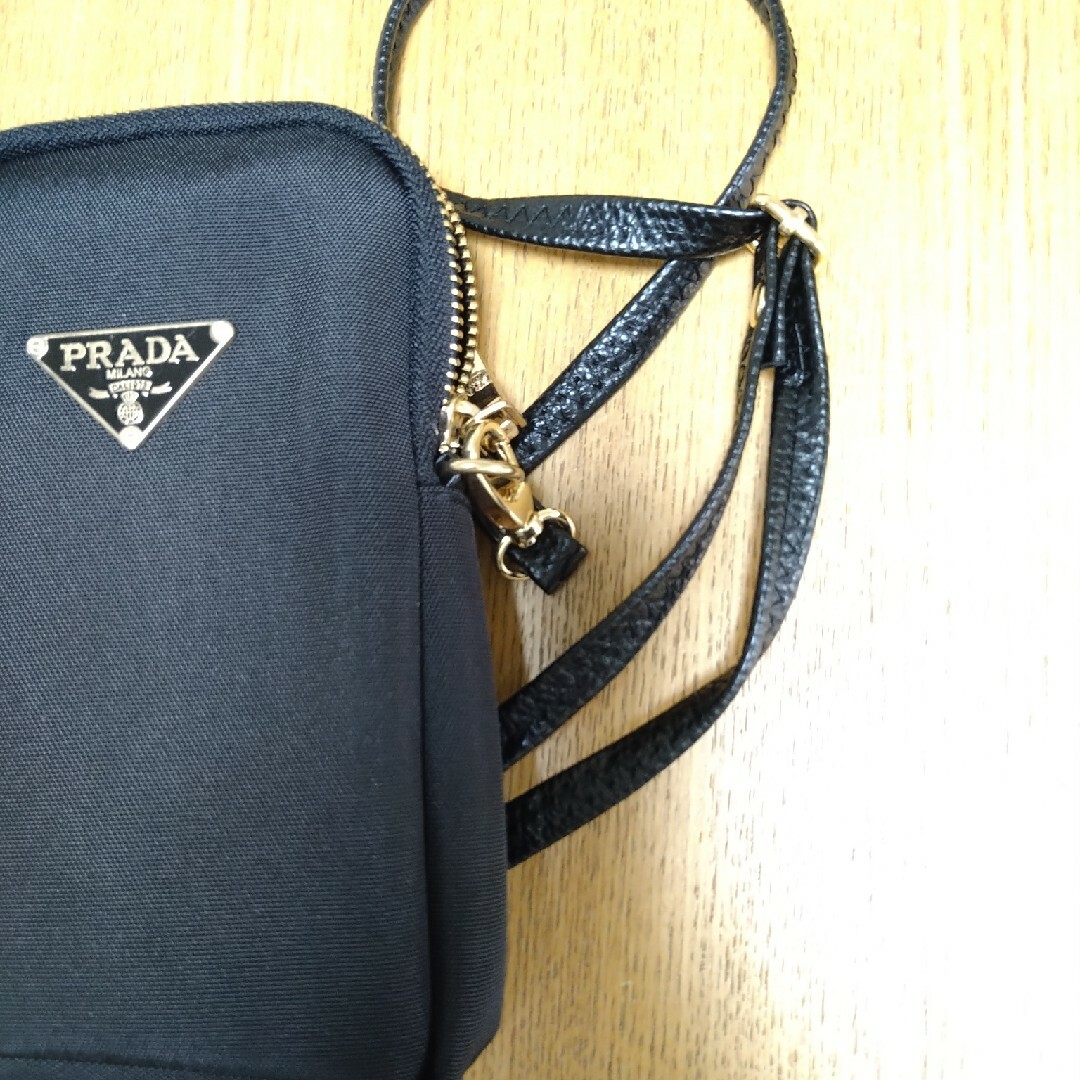 PRADA - 専用です。PRADA非売品ノベルティーミニショルダーポーチの ...