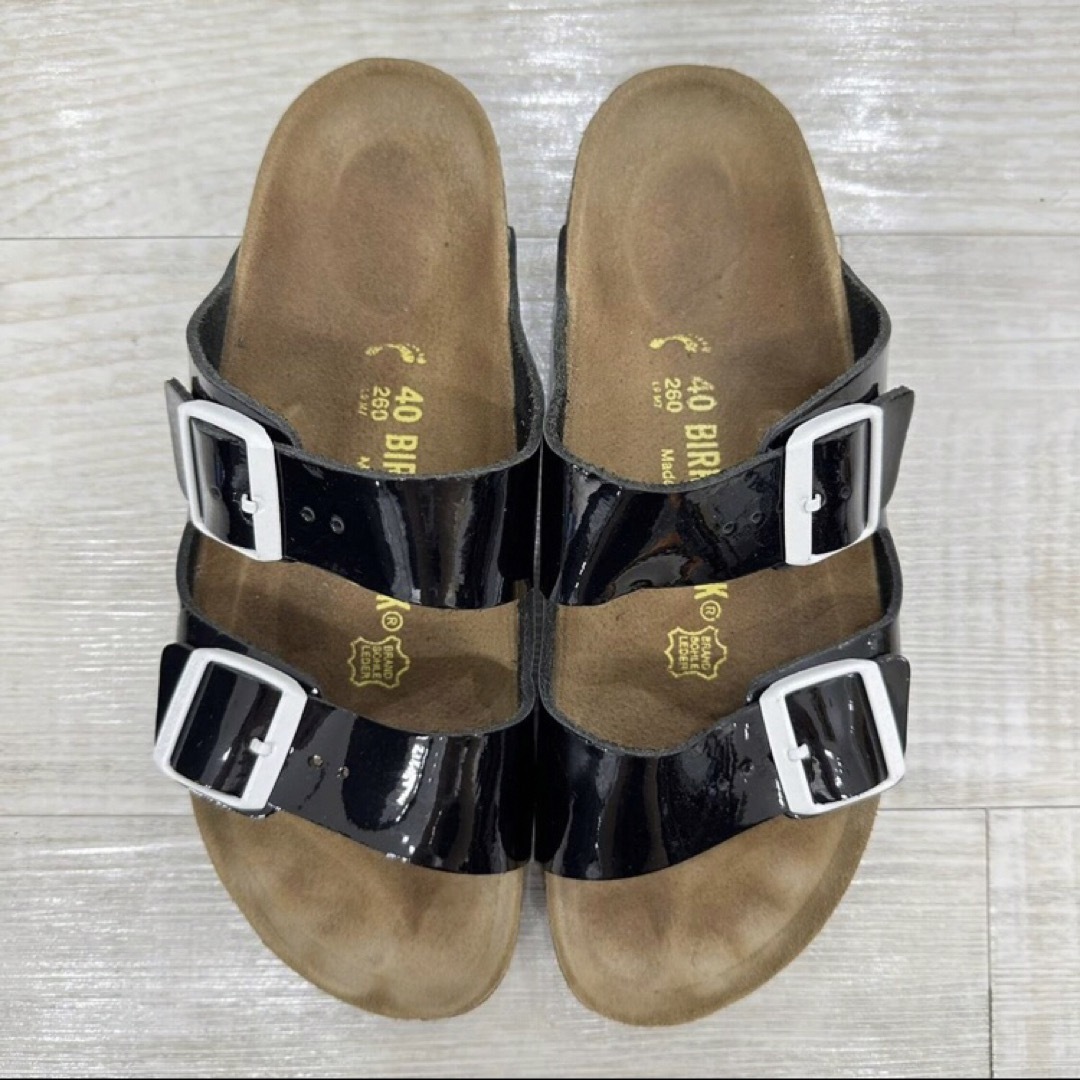 BIRKENSTOCK - 定番 BIRKENSTOCK アリゾナ レザー パテント サンダル