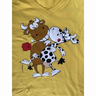 カウブランド(COW)の牛レア ↑ ウシ達タリラリラ〜ン Tシャツ(Tシャツ(半袖/袖なし))