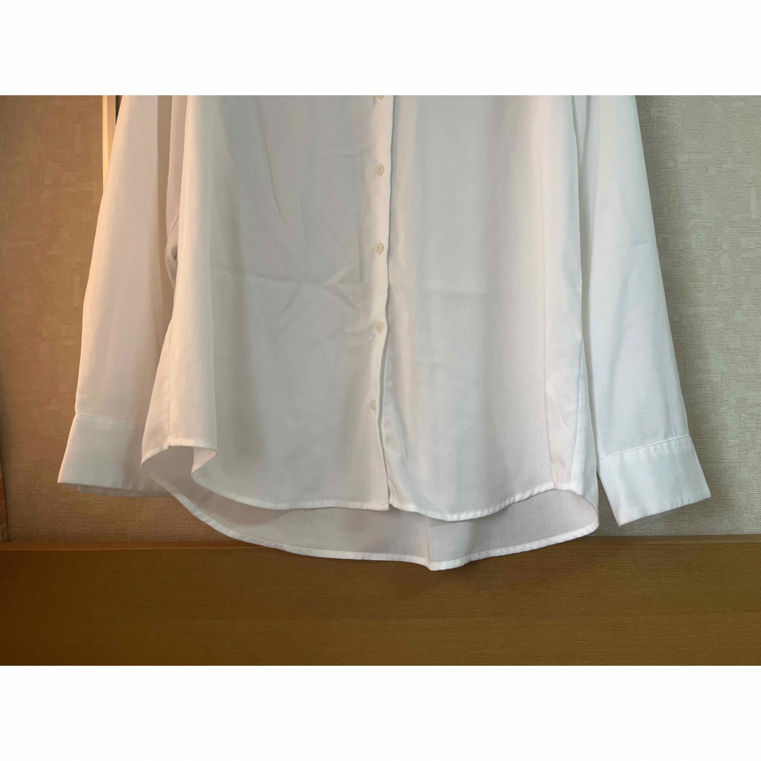 UNIQLO(ユニクロ)のまとめ買い◎UNIQLO 白シャツ　綺麗め　襟付き　長袖 レディースのトップス(シャツ/ブラウス(長袖/七分))の商品写真