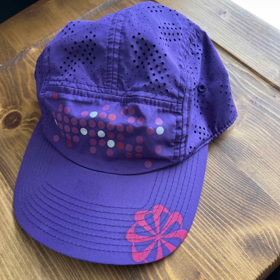 NIKE(ナイキ)のNIKE レディース　RUNNING CAP レディースの帽子(キャップ)の商品写真