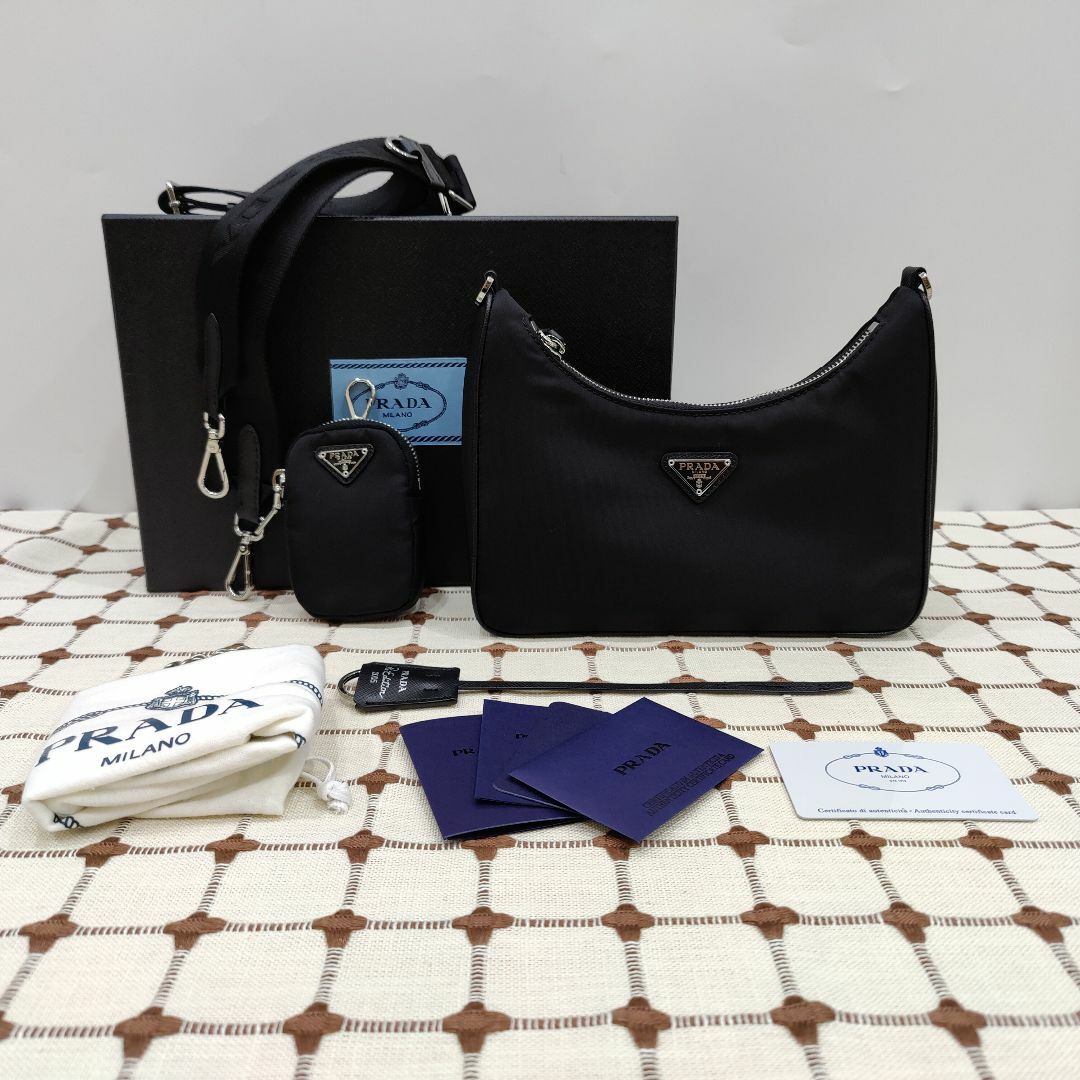 PRADA Re Edition 2005 nylonバック 「スクエアリーフ」 - mkssolar.com.br