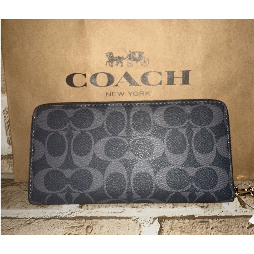 COACH(コーチ)のcoach シグネチャーパープル　紫　長財布　プレゼント　メンズ　レディース レディースのファッション小物(財布)の商品写真