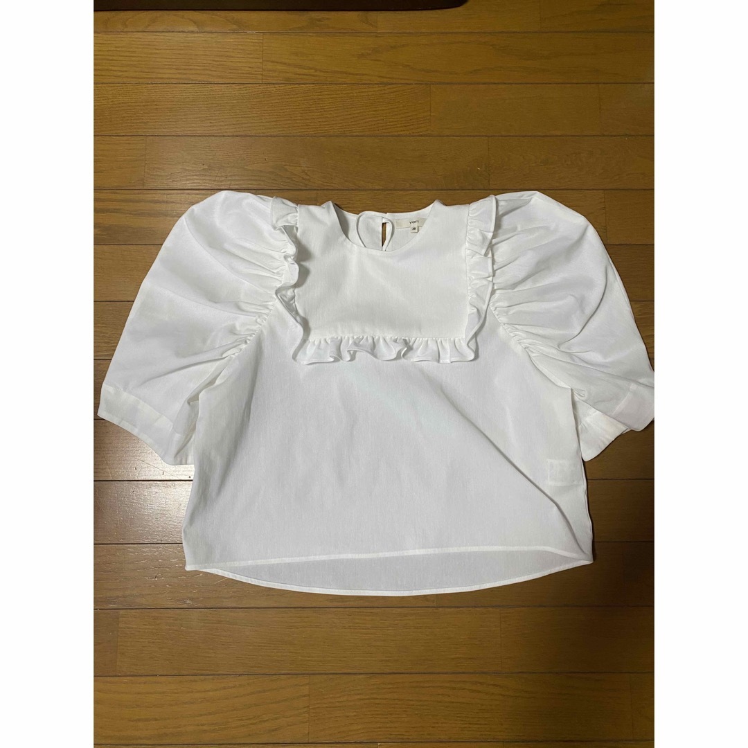 yori ミニパフブラウス　ホワイト　38 レディースのトップス(Tシャツ(半袖/袖なし))の商品写真
