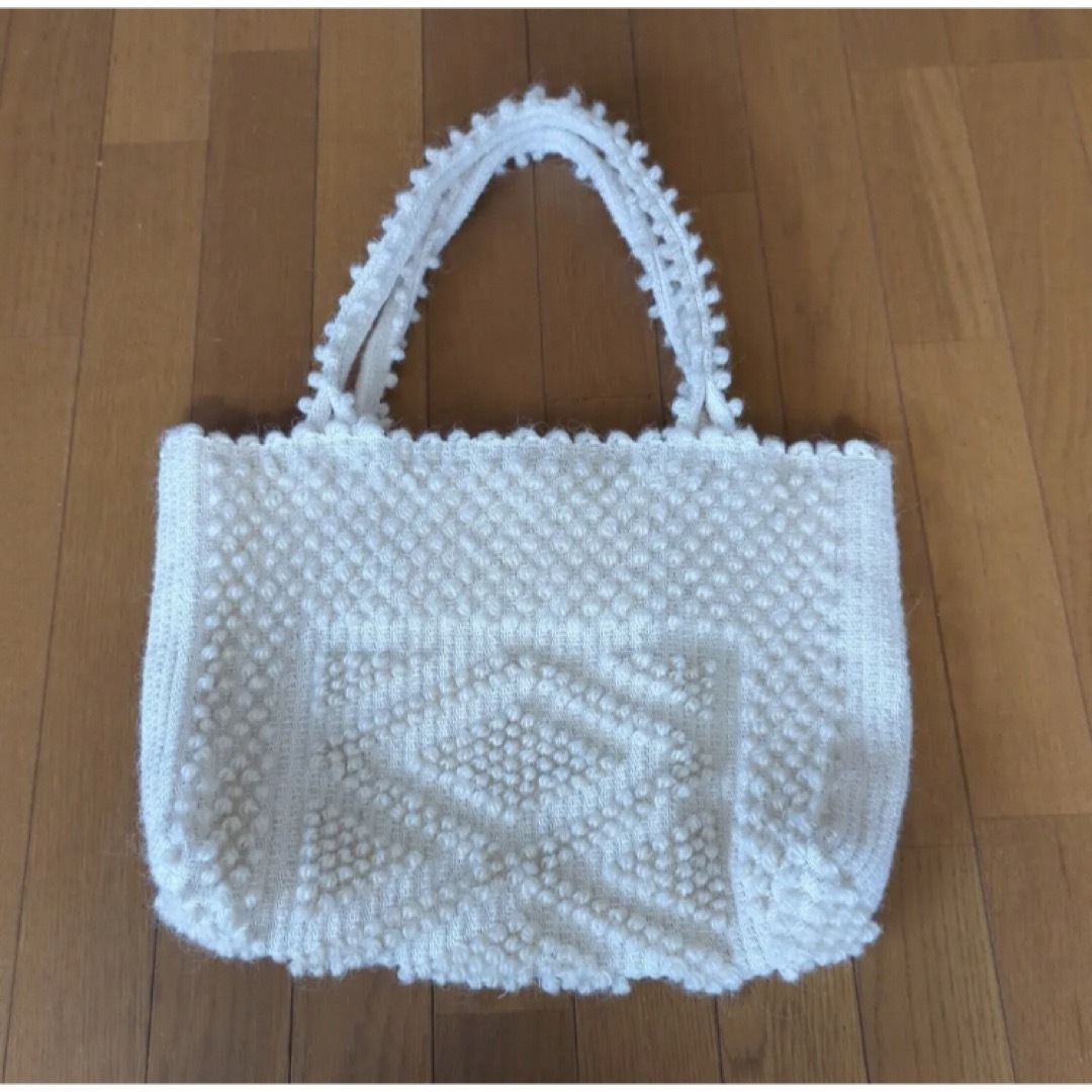 【MIKURI様専用】アントネッロ　バック　鞄　白　ホワイト レディースのバッグ(トートバッグ)の商品写真