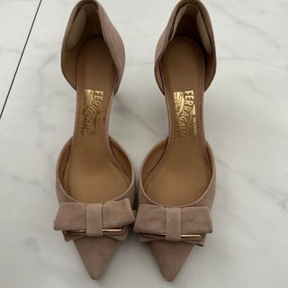 フェラガモ パンプス（ベージュ系）の通販 91点 | Ferragamoを買うなら