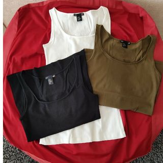 エイチアンドエム(H&M)のH&M  タンクトップ　３枚セット(タンクトップ)