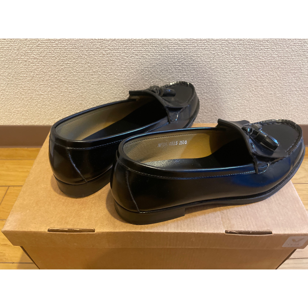 HARUTA タッセルローファー　黒　25.5 レディースの靴/シューズ(ローファー/革靴)の商品写真