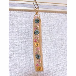 インド刺繍のショートストラップ*ハンドメイド(スマホストラップ/チャーム)