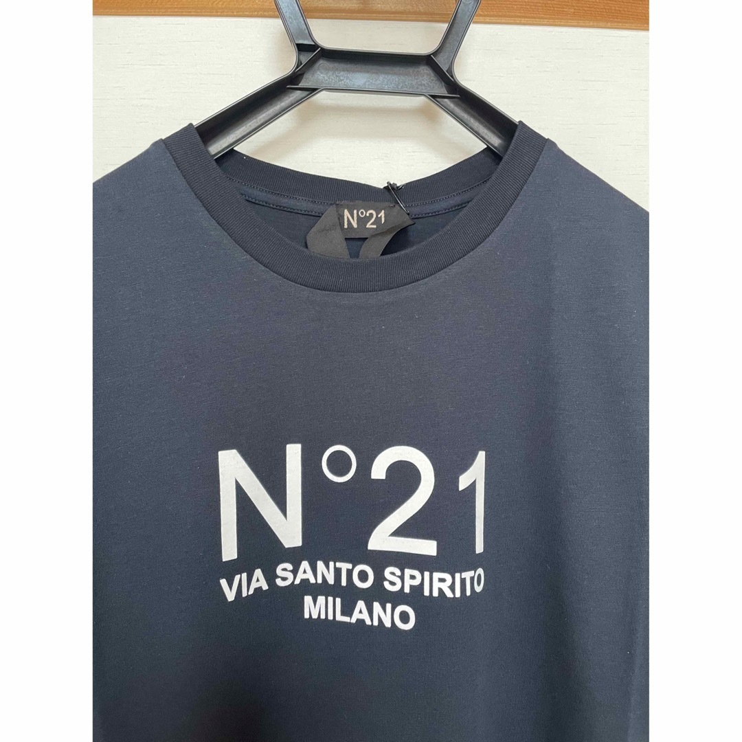 新品 n21 ヌメロヴェントゥーノ メンズTシャツ ロゴTシャツ ネイビー