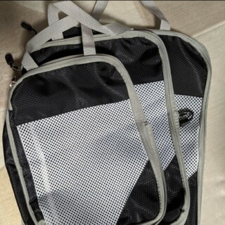 圧縮パッキングキューブ　黒　ボストンバッグ 旅行バッグ・　圧縮袋(旅行用品)
