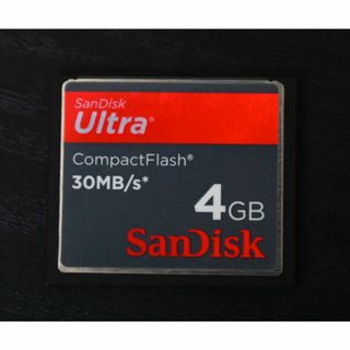 サンディスク(SanDisk)のSandisk サンディスク CFカード 4GB 中古 美品 動作確認済み(デジタル一眼)