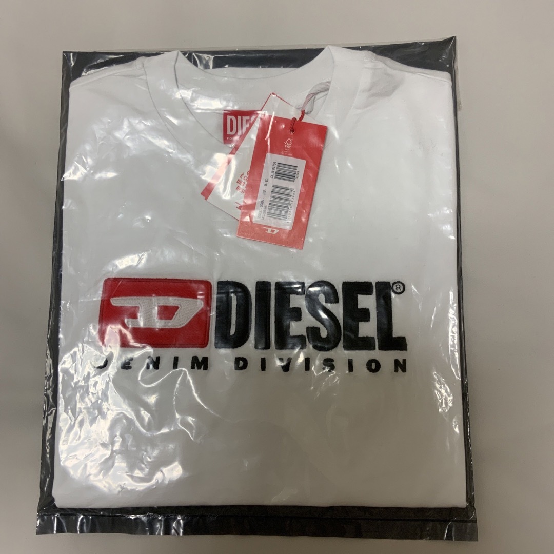 DIESEL(ディーゼル)の洗練されたデザイン　DIESEL　T-REG DIV　Tシャツ　ホワイト　M レディースのトップス(Tシャツ(半袖/袖なし))の商品写真